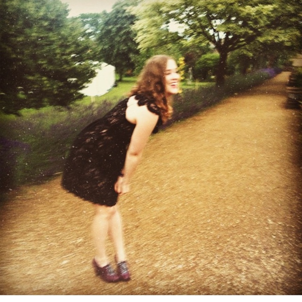 Romantic black lace party dress!